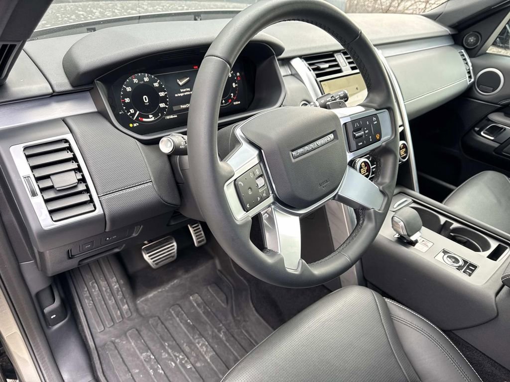 2025 Land Rover Discovery Dynamic SE
