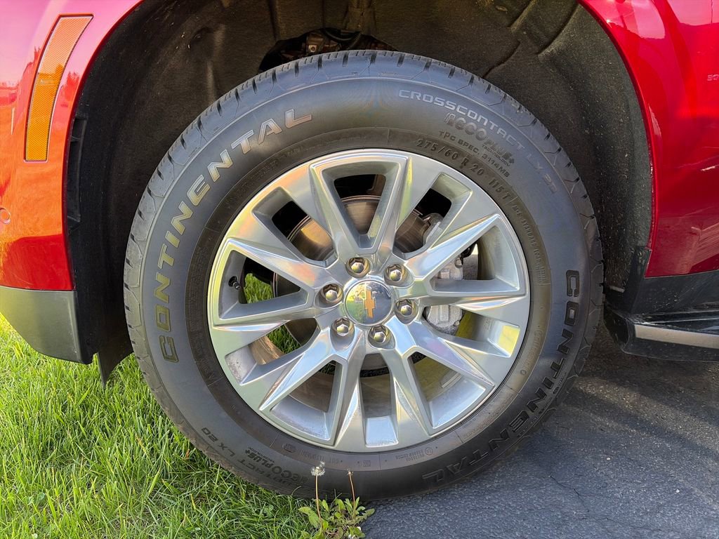 2025 Chevrolet Suburban LT