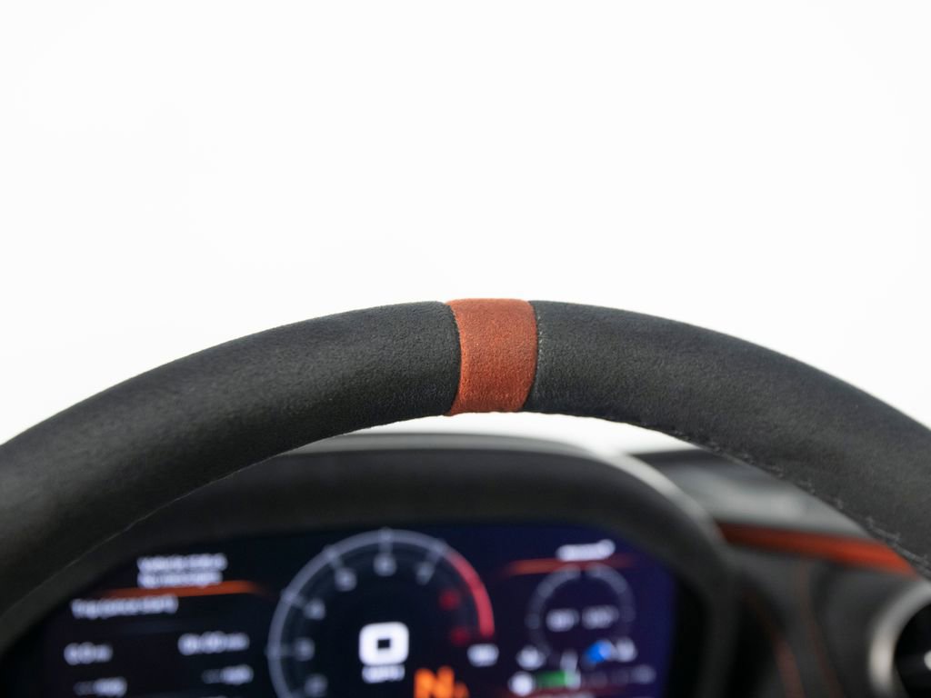 Used 2021 McLaren 765LT photo 19