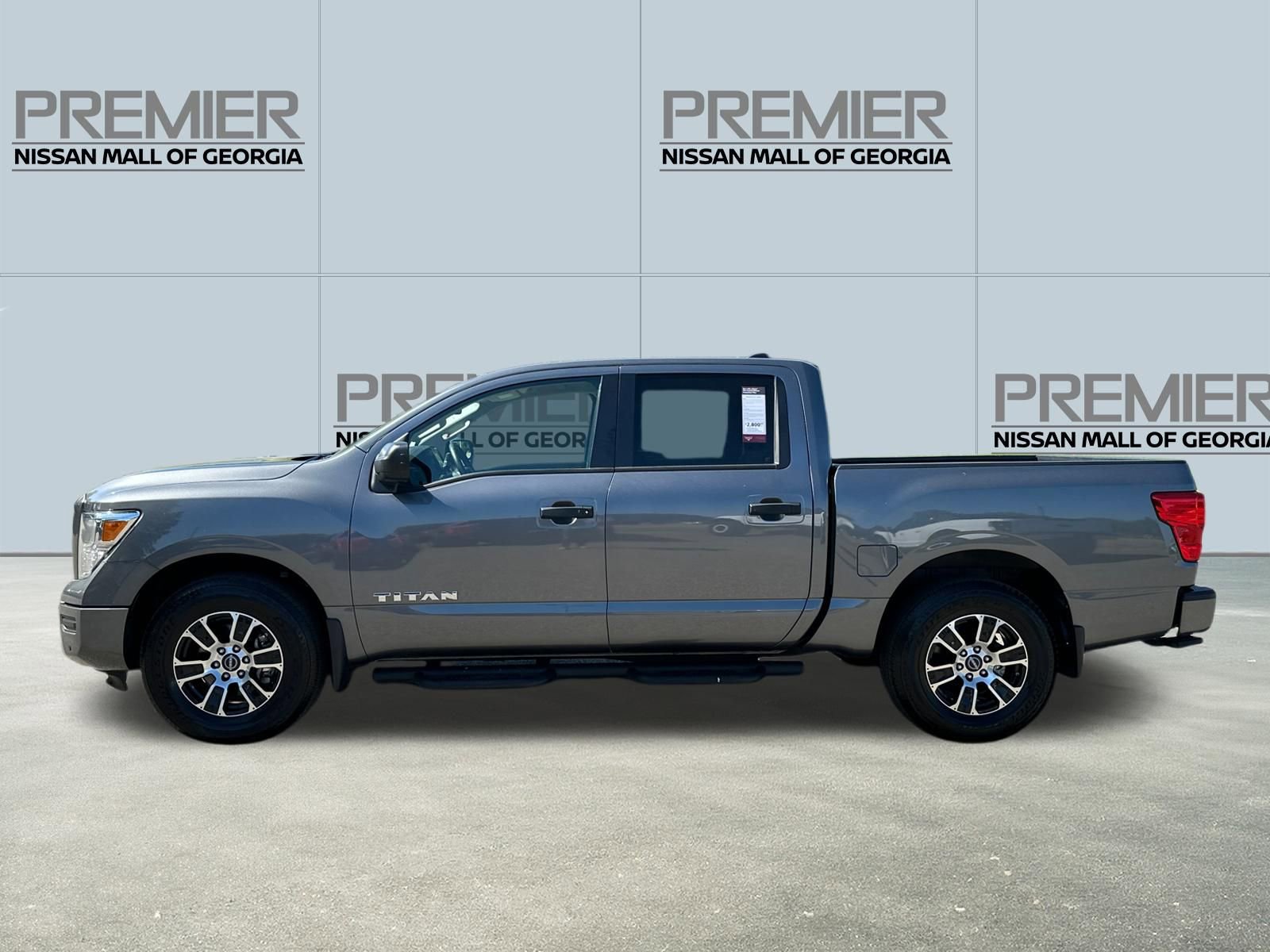 2024 Nissan Titan SV