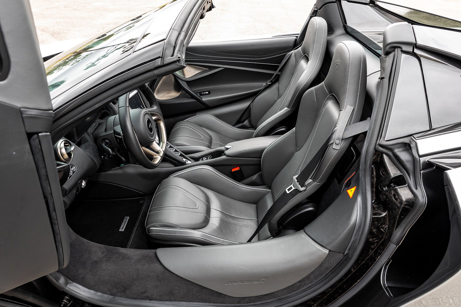 Used 2020 McLaren 720S Luxury photo 29