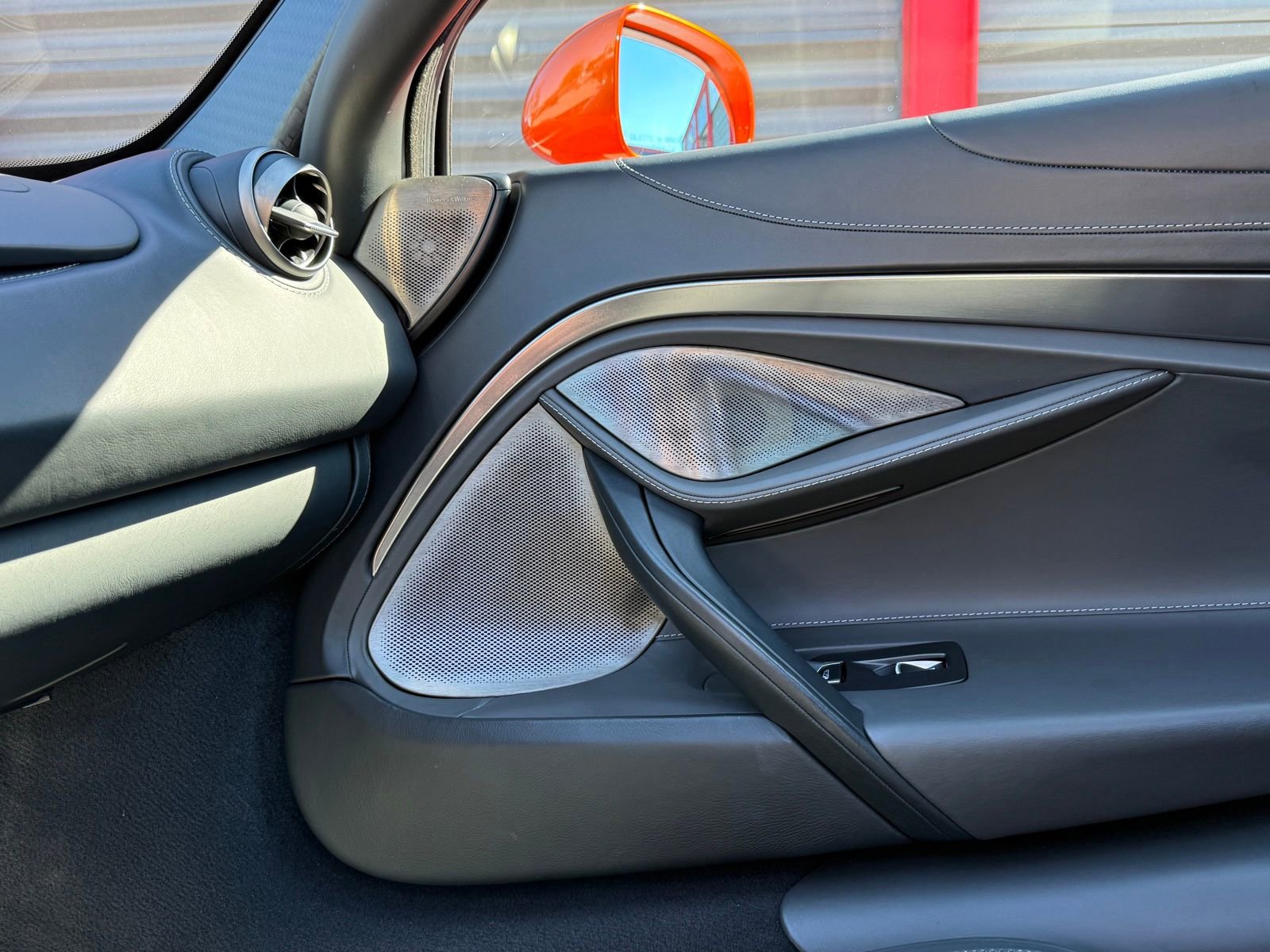 Used 2018 McLaren 720S Luxury photo 31