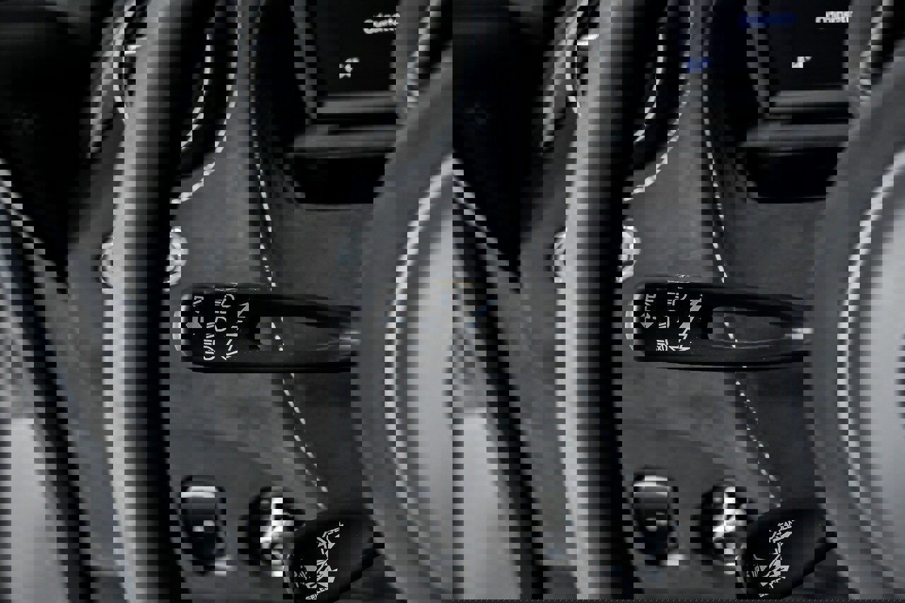 Used 2021 McLaren 765LT photo 33