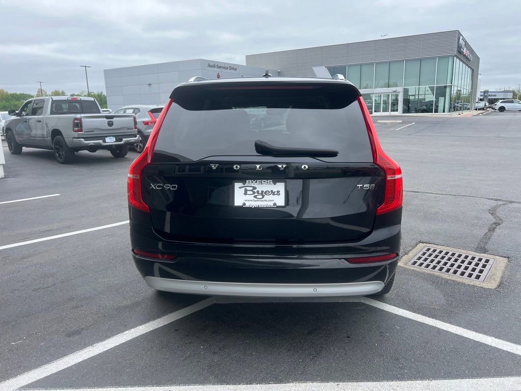 2022 Volvo Xc90 T5 Momentum