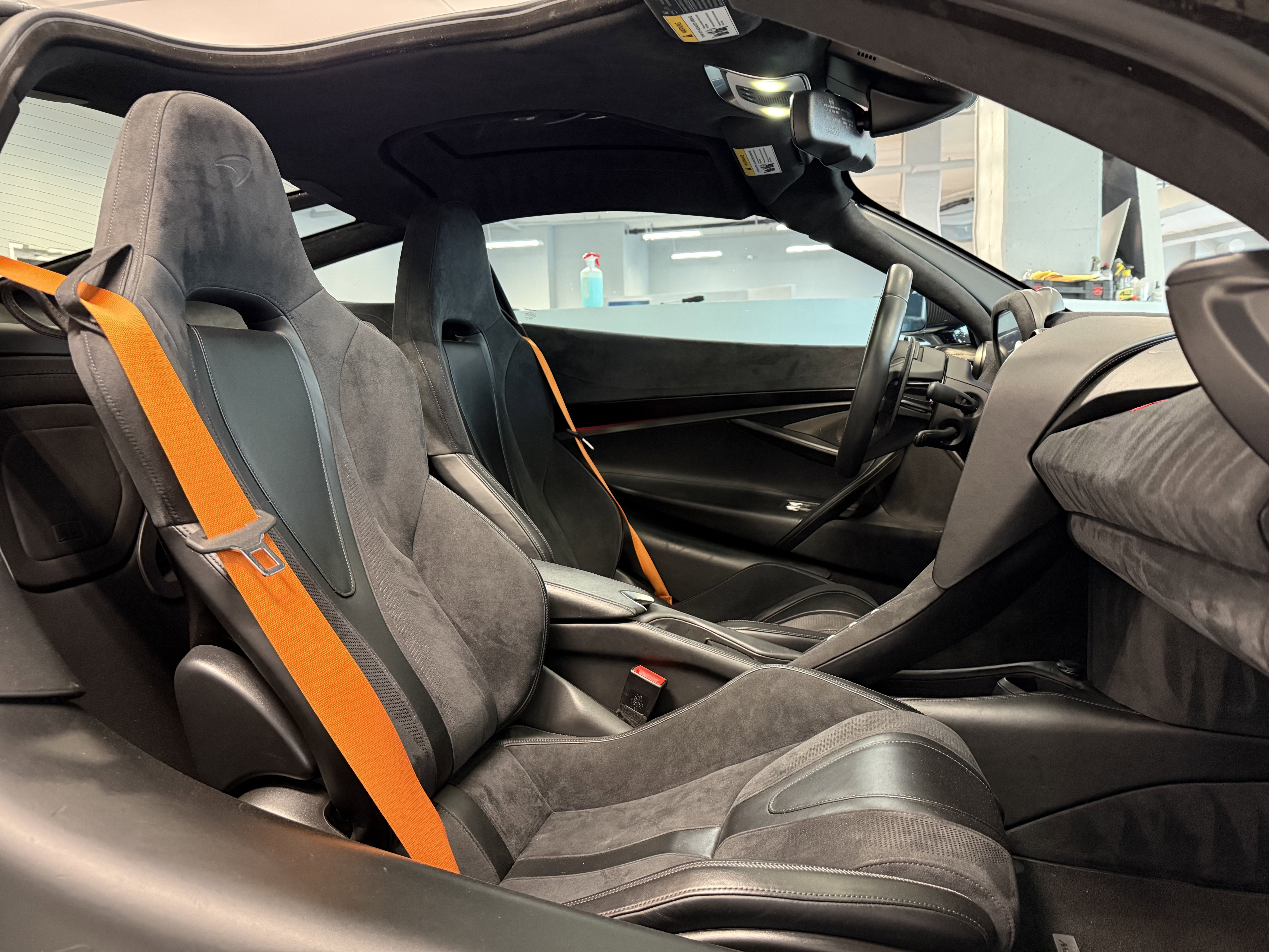 Used 2019 McLaren 720S photo 19