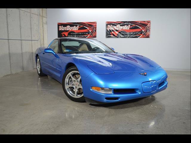 Used 2000 Chevrolet Corvette Coupe w/ Roof Pkg