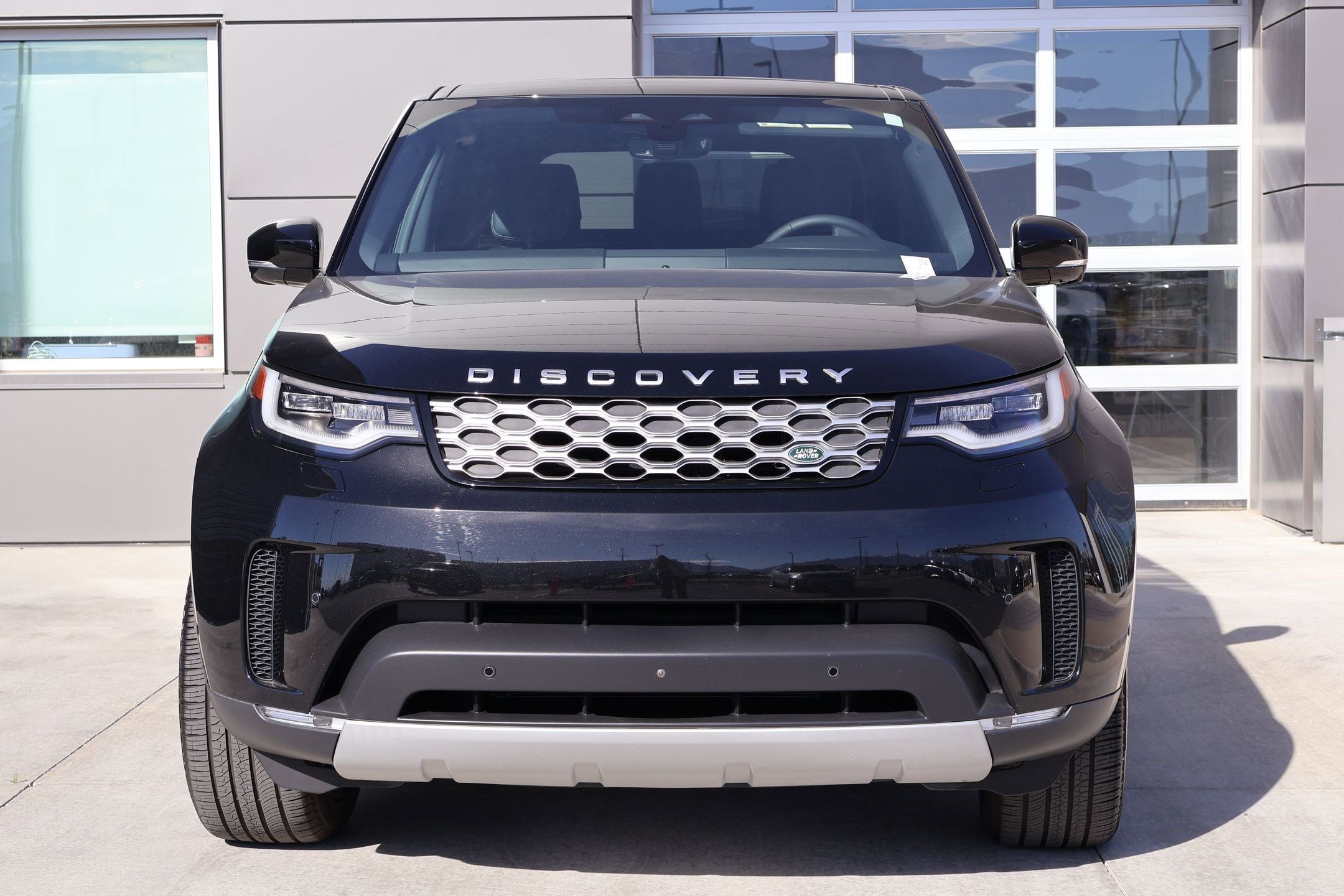 2025 Land Rover Discovery S