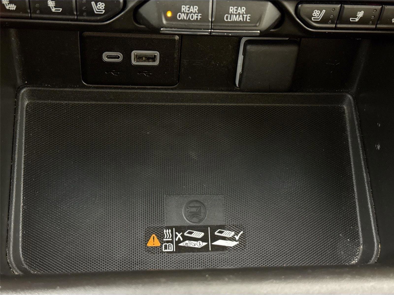 2024 Chevrolet Suburban Premier