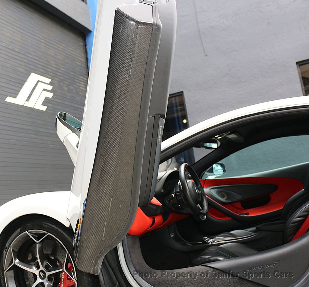 Used 2019 McLaren 600LT photo 23