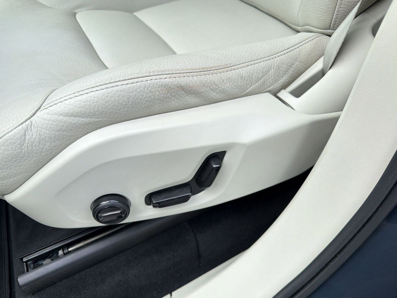 2023 Volvo Xc90 B6 Plus