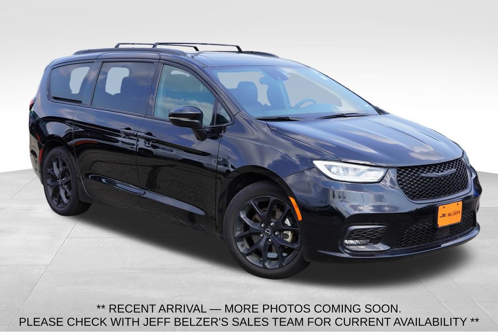 Certified 2025 Chrysler Pacifica Limited