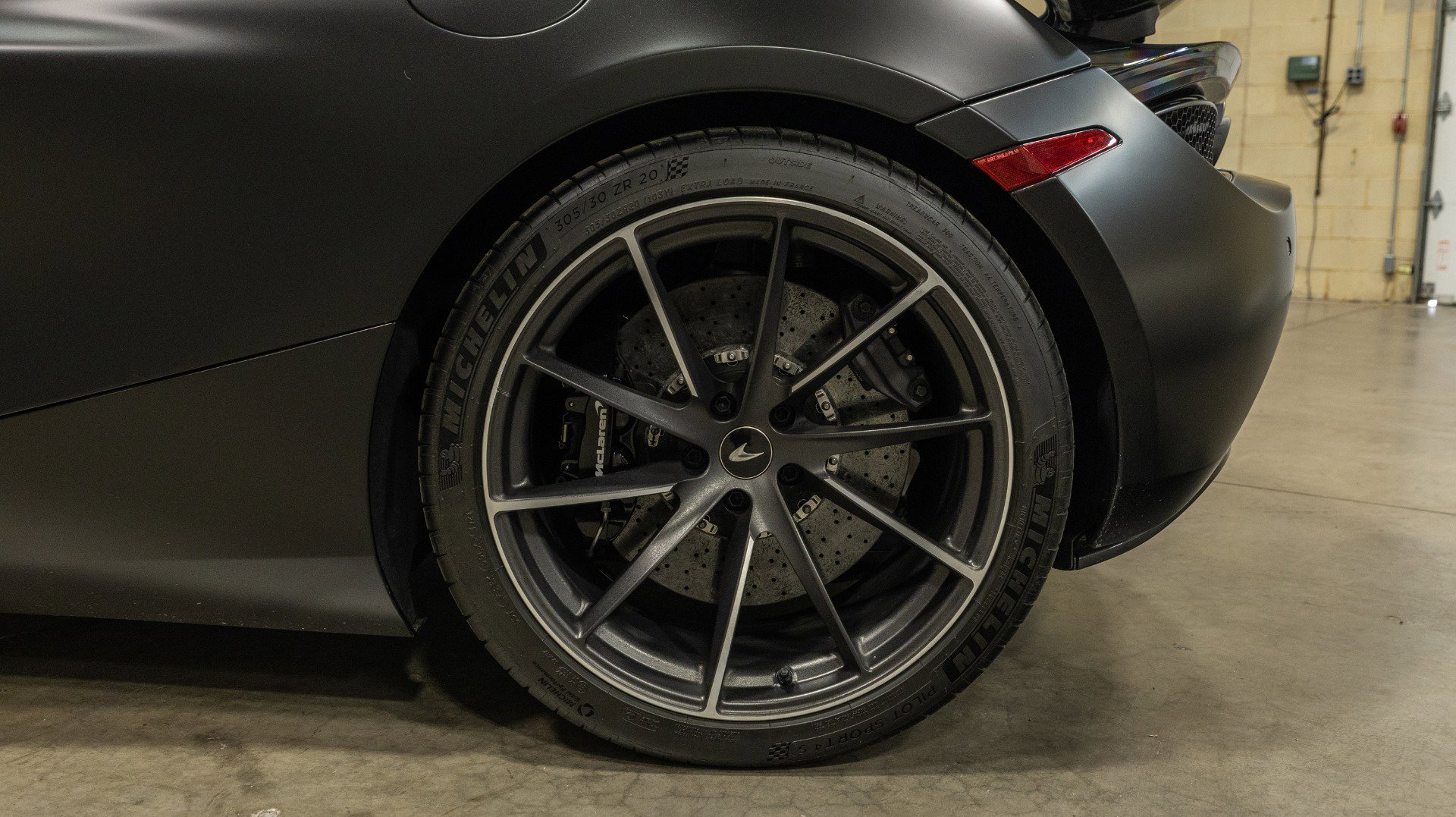 Used 2020 McLaren 720S Spider photo 35