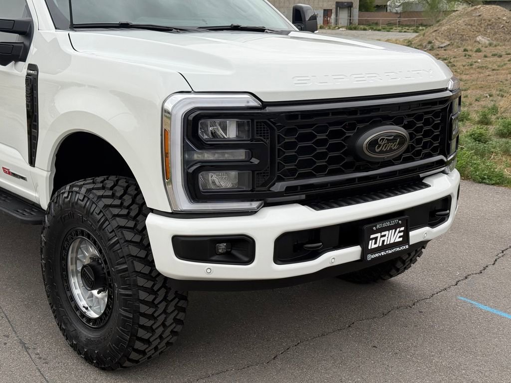 2026 Ford F350 Lariat