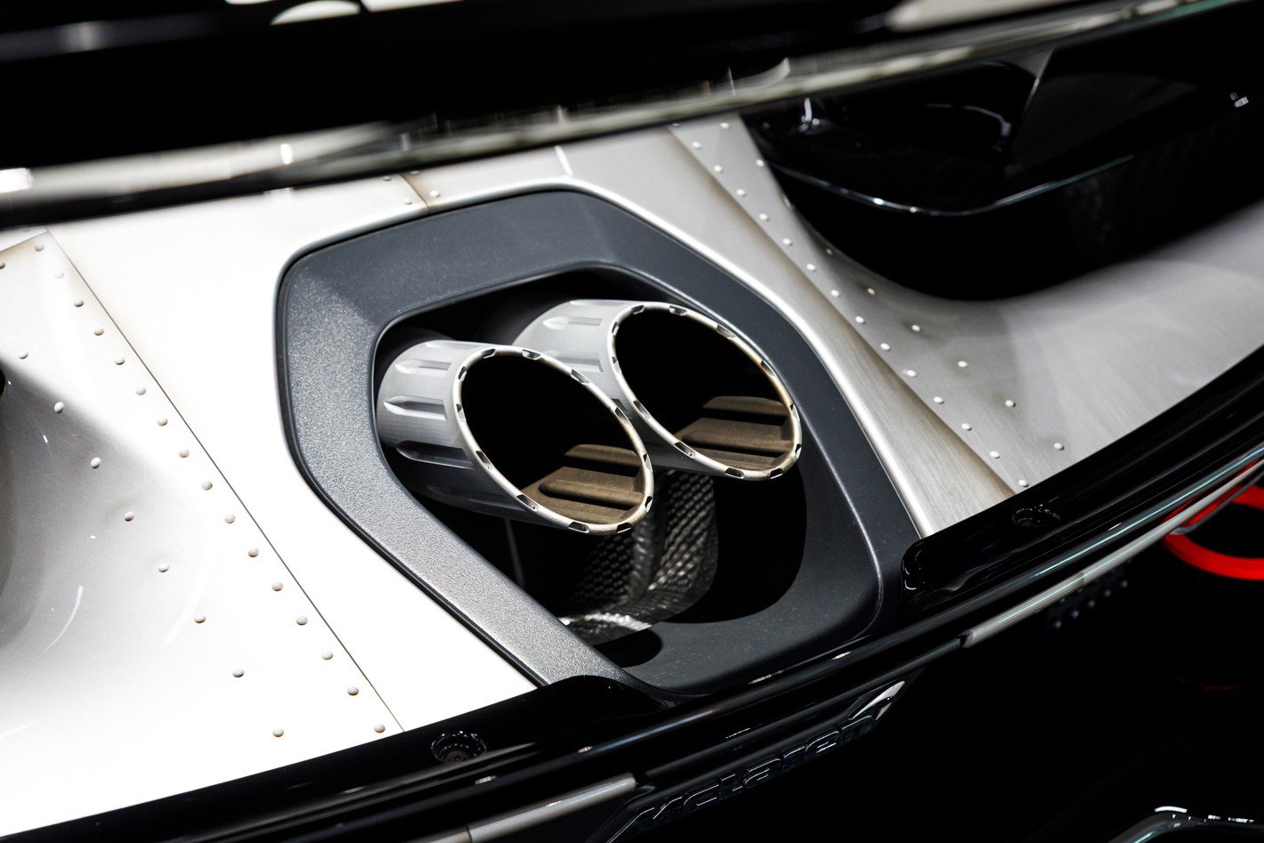 Used 2020 McLaren Senna photo 19