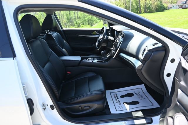 2023 Nissan Maxima SL