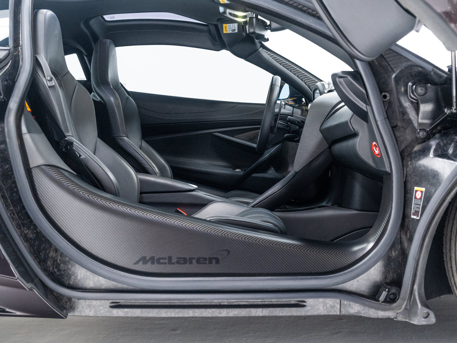 Used 2018 McLaren 720S Luxury photo 37