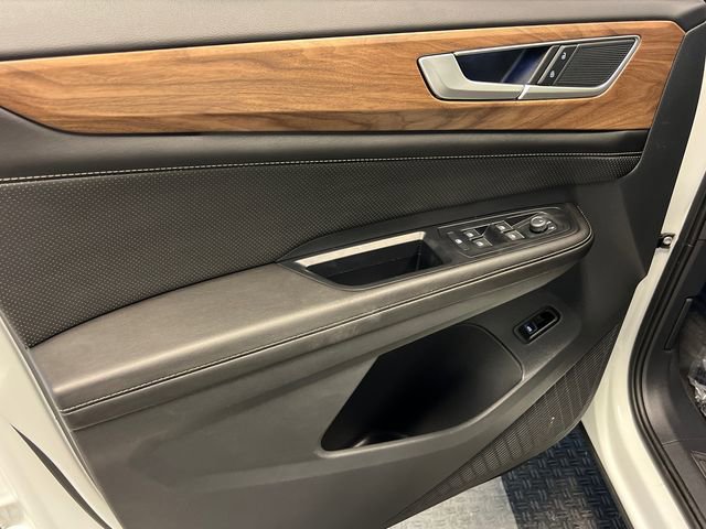 2025 Volkswagen Atlas SE