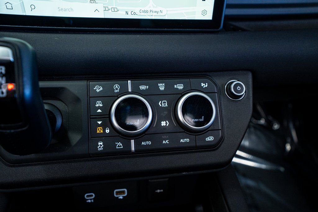 2023 Land Rover Defender 110 X-Dynamic SE