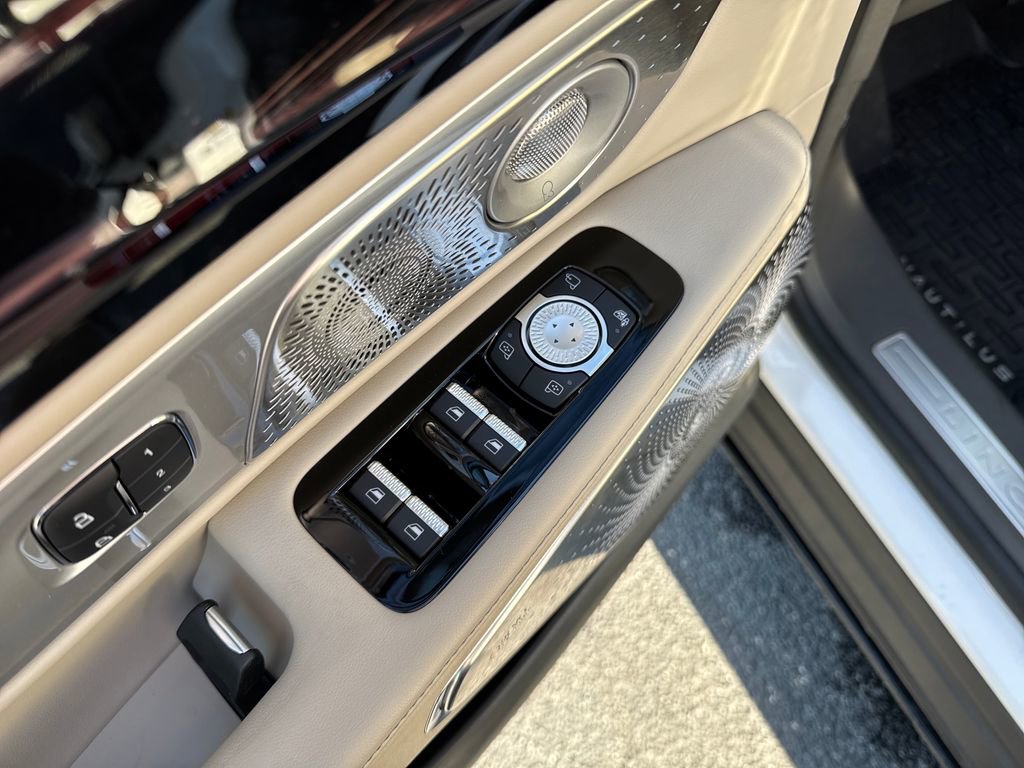 2025 Lincoln Nautilus Reserve