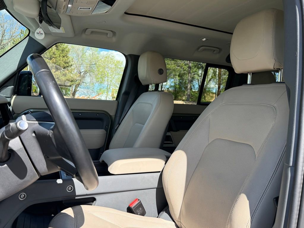 2023 Land Rover Defender 110 SE