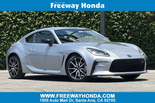 Used 2025 Toyota GR86 w/ ALL Weather Mat Package (TMS)