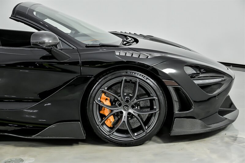 Used 2020 McLaren 720S Performance photo 19