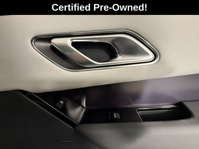 2026 Land Rover Range Rover Velar Dynamic SE