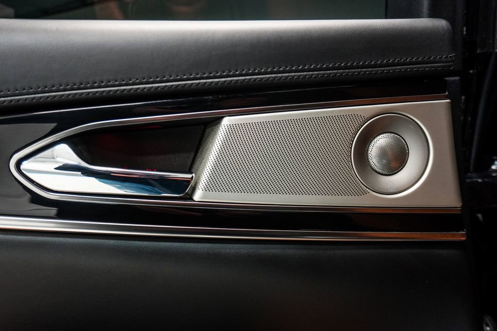 2022 Lincoln Nautilus Black Label