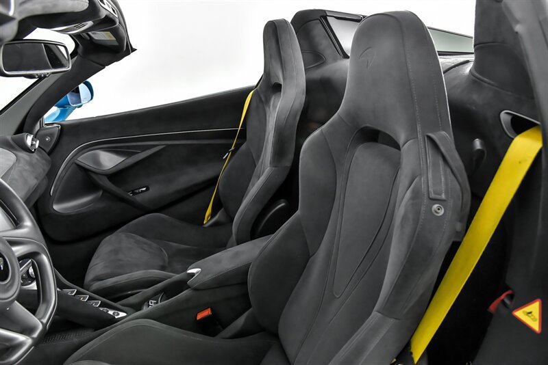 Used 2020 McLaren 720S Spider photo 17