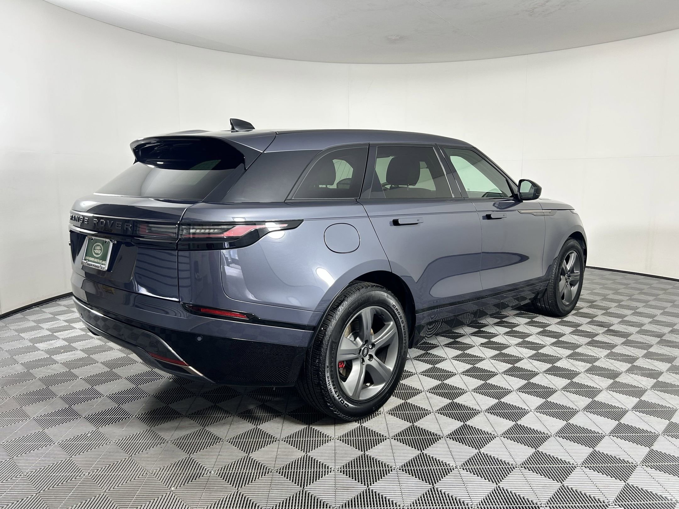 2025 Land Rover Range Rover Velar Dynamic SE