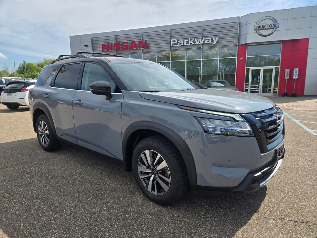 Used 2023 Nissan Pathfinder SL w/ Black Appearance Package