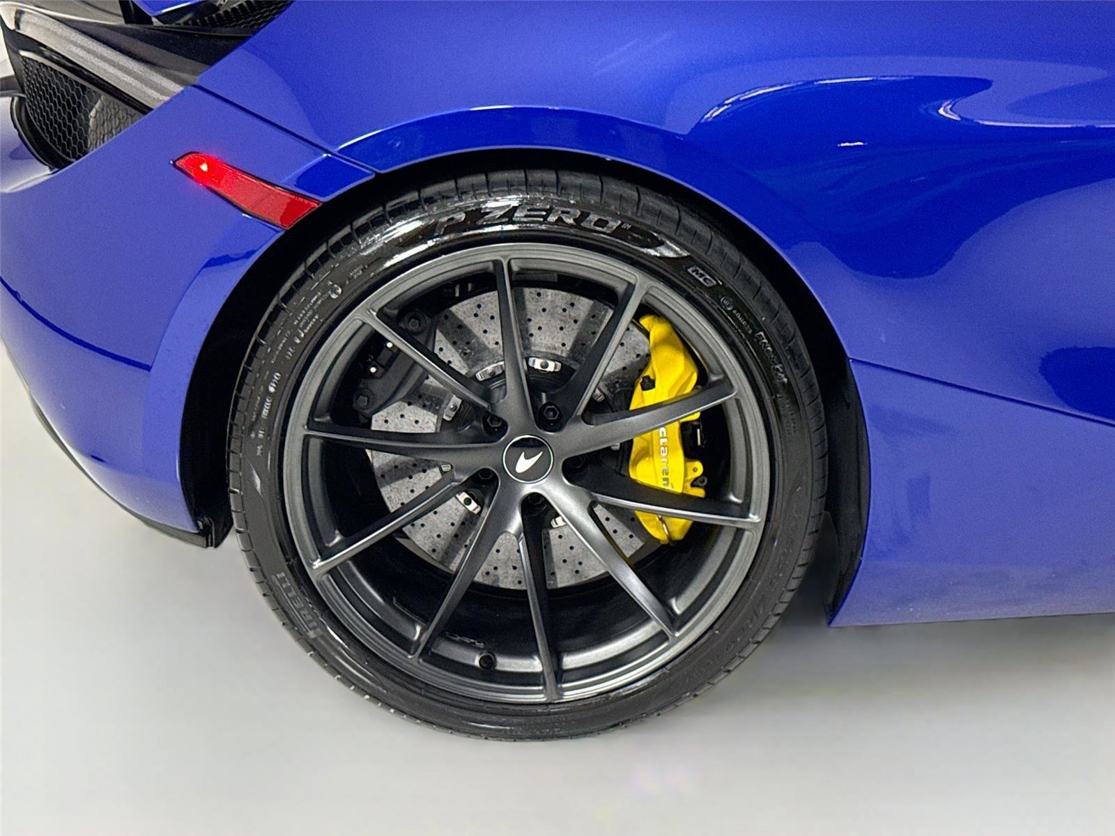 Used 2019 McLaren 720S Performance photo 34