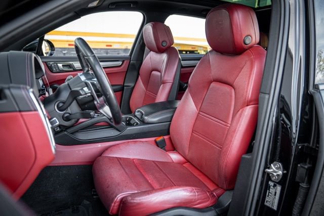 2022 Porsche Cayenne Platinum Edition