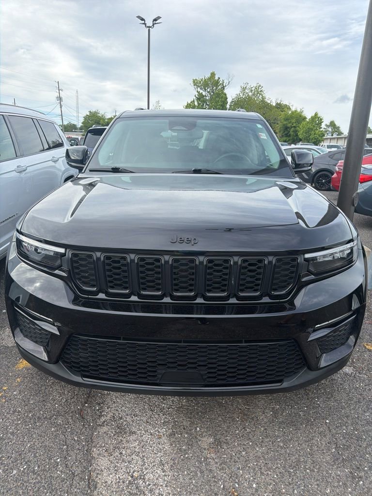 Used 2023 Jeep Grand Cherokee Limited w/ Black Appearance Package