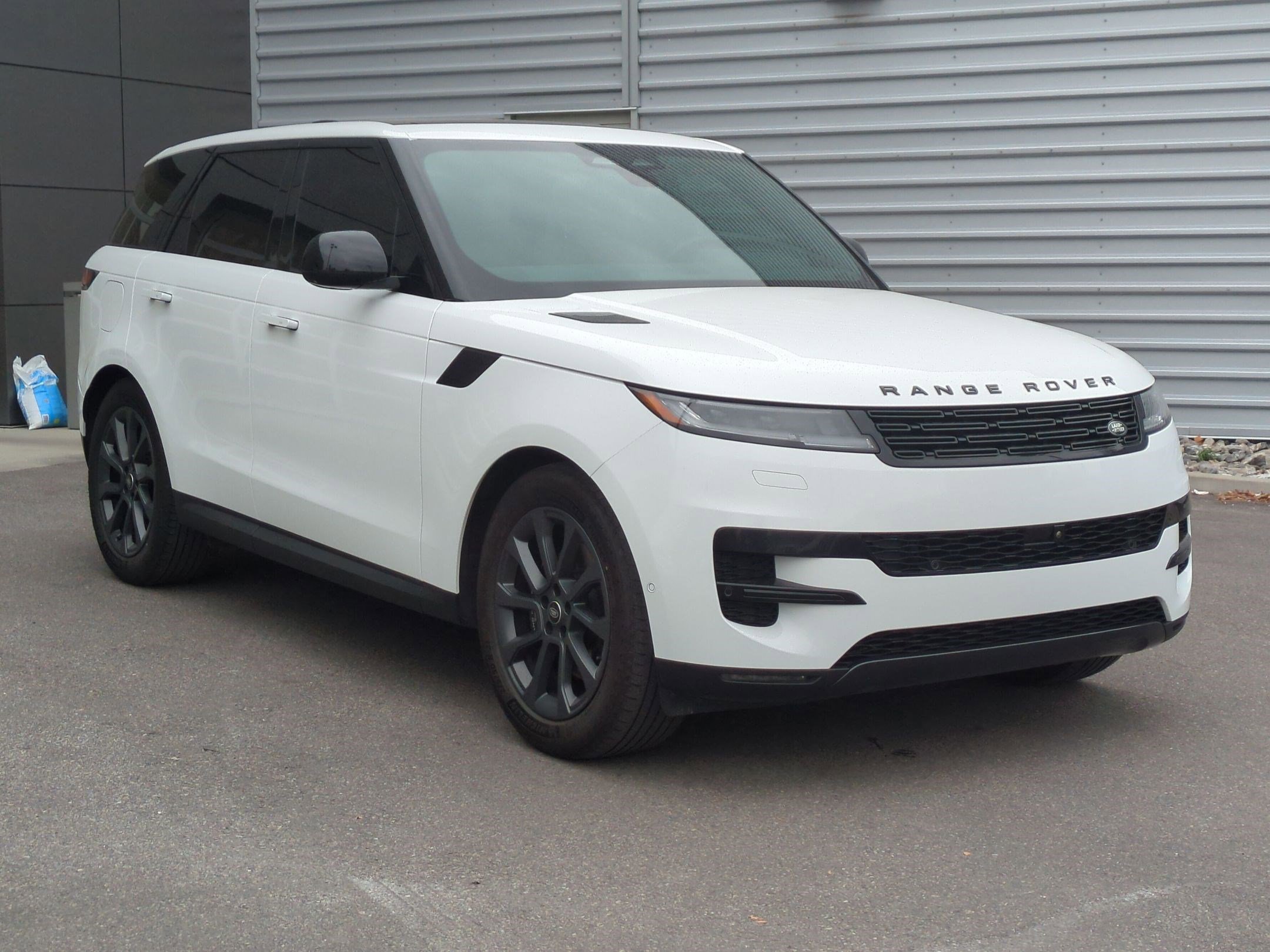 2024 Land Rover Range Rover Sport SE