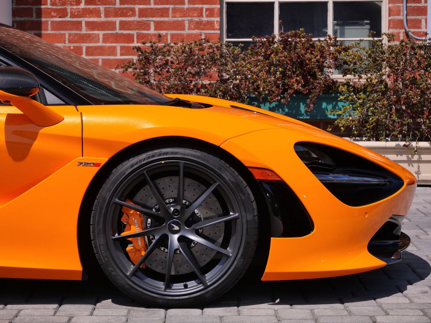 Used 2023 McLaren 720S Performance photo 7