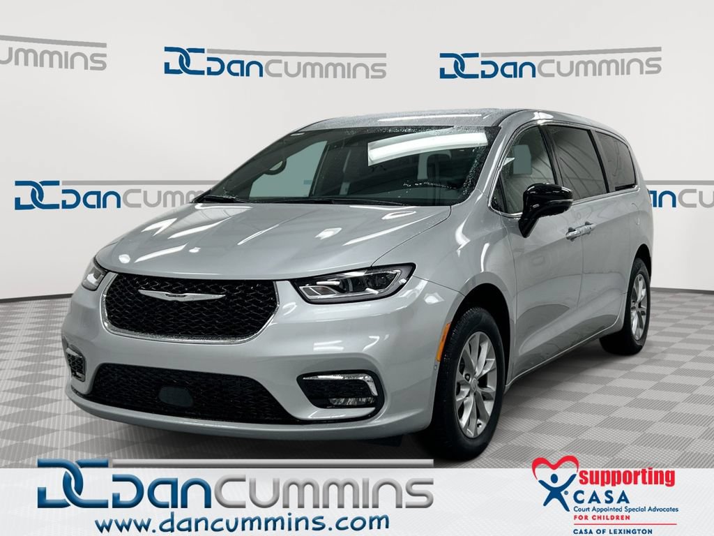 New 2026 Chrysler Pacifica Select