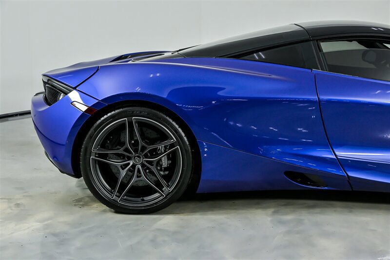 Used 2019 McLaren 720S Performance photo 13