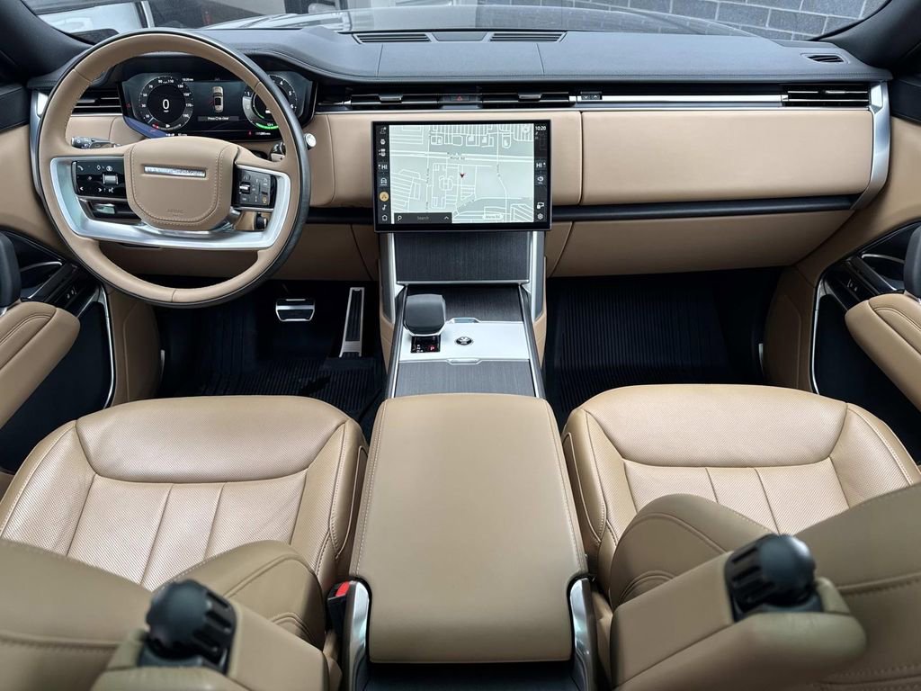 2025 Land Rover Range Rover SE