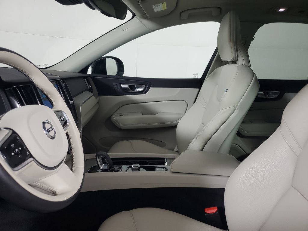 2023 Volvo Xc60 B5 Plus