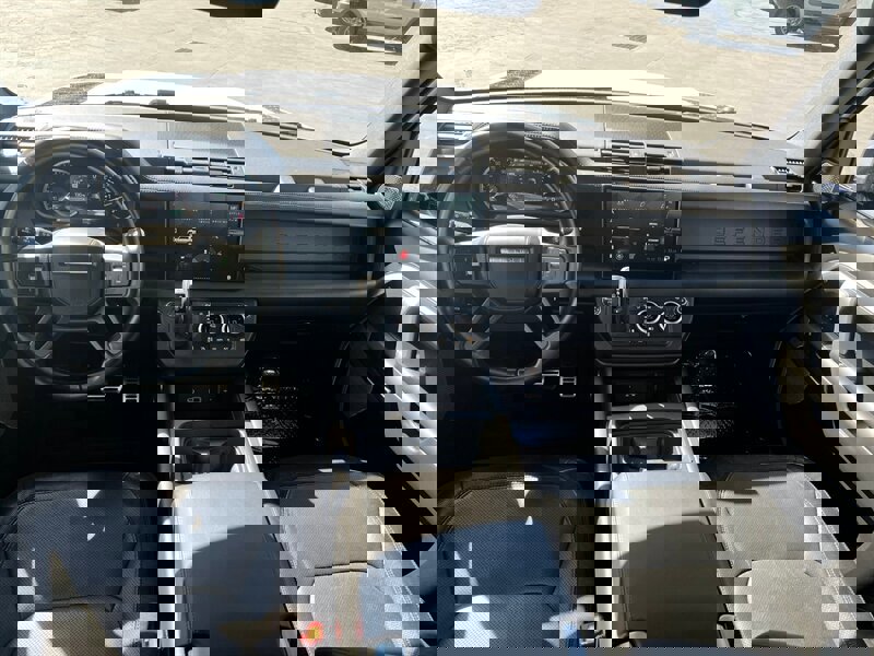 2023 Land Rover Defender 130 X-Dynamic SE