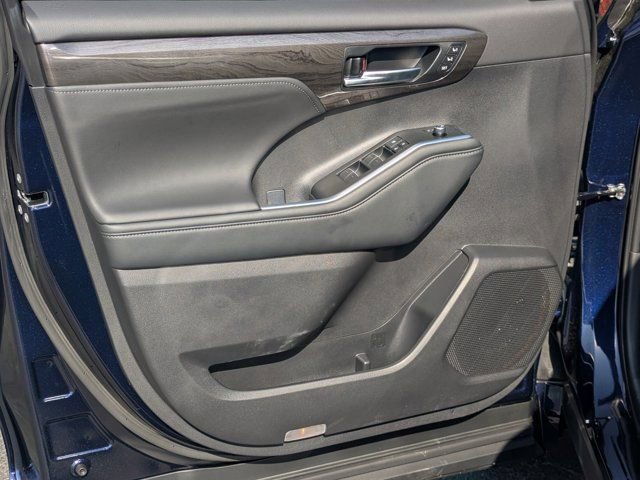 2025 Toyota Highlander Platinum