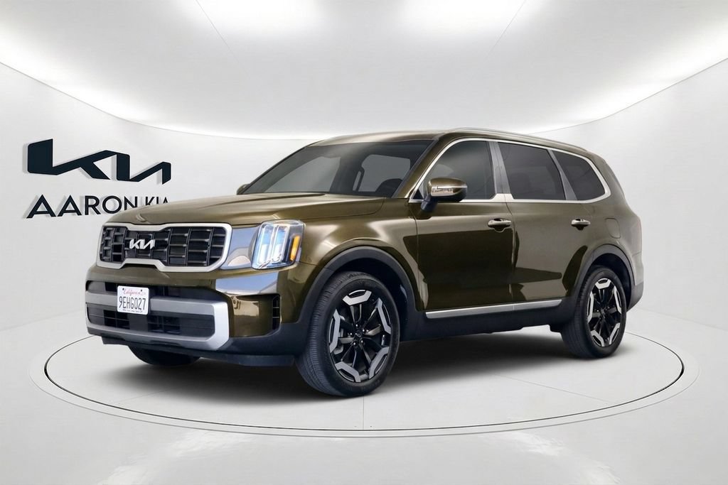 Used 2023 Kia Telluride S w/ S Sunroof Package