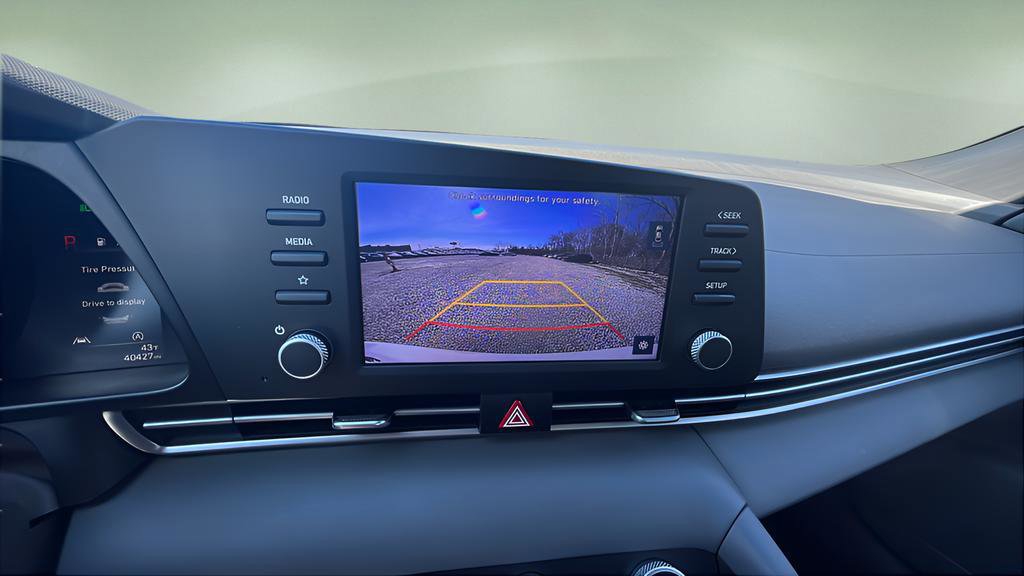 2022 Hyundai Elantra SE