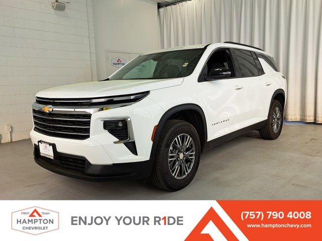 Used 2025 Chevrolet Traverse LT