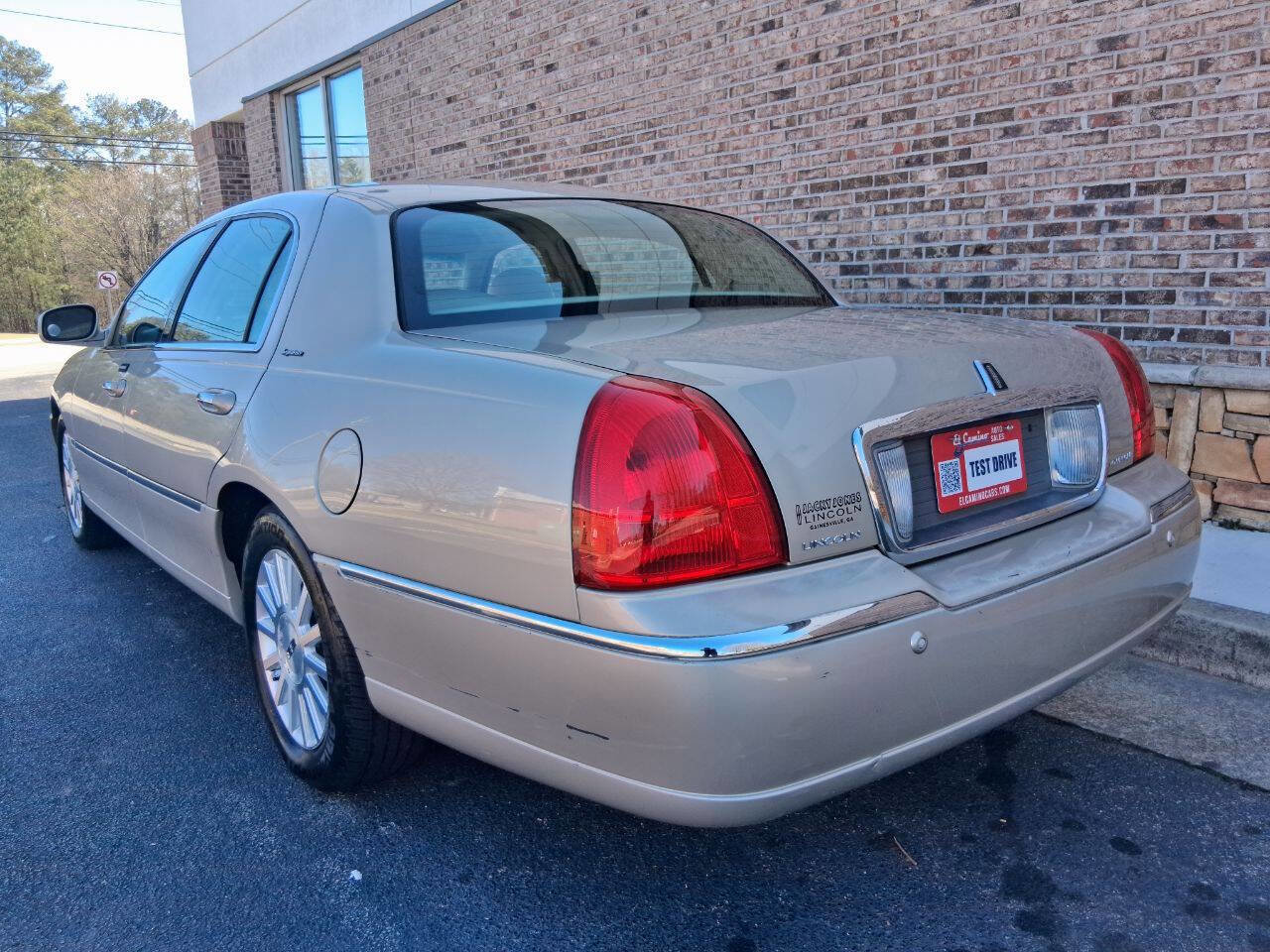 2004 Lincoln Town Car Signature