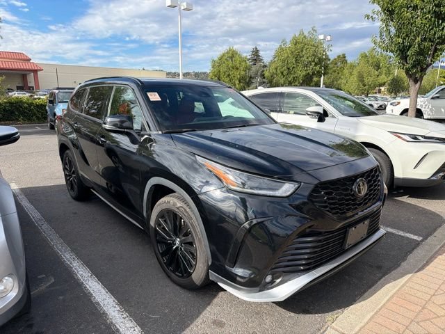 Used 2023 Toyota Highlander XSE