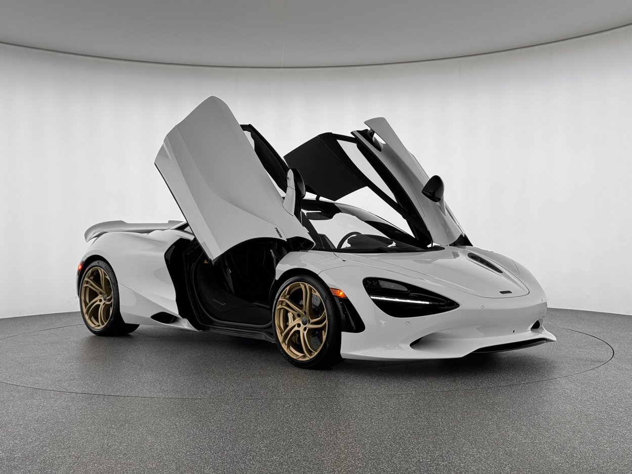 Used 2026 McLaren 750S photo 8