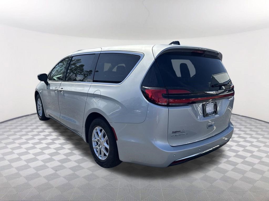2024 Chrysler Pacifica Touring-L