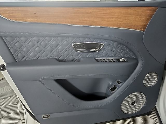 2023 Bentley Bentayga Plug-In Hybrid